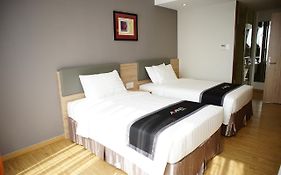 Avanti Hotel